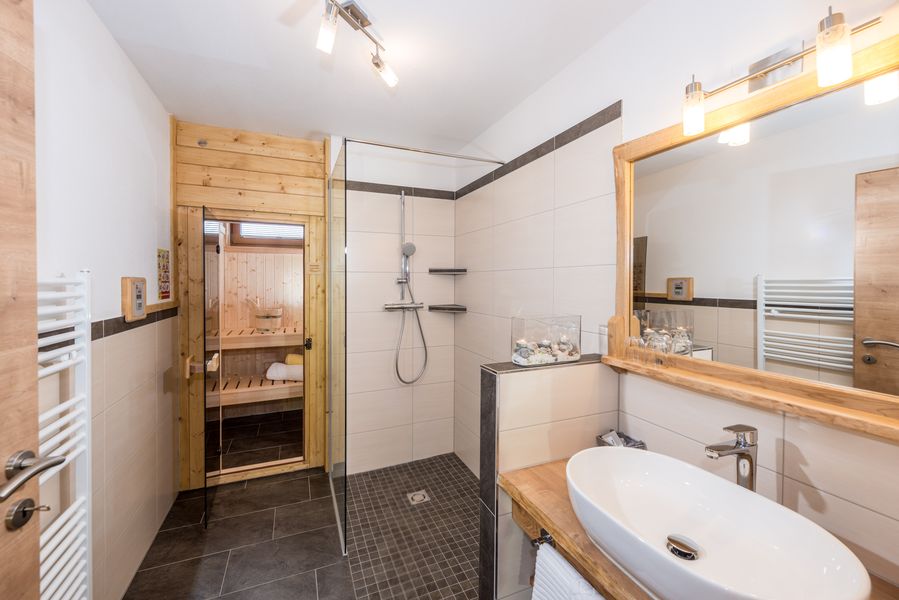 Badezimmer_mit_Sauna