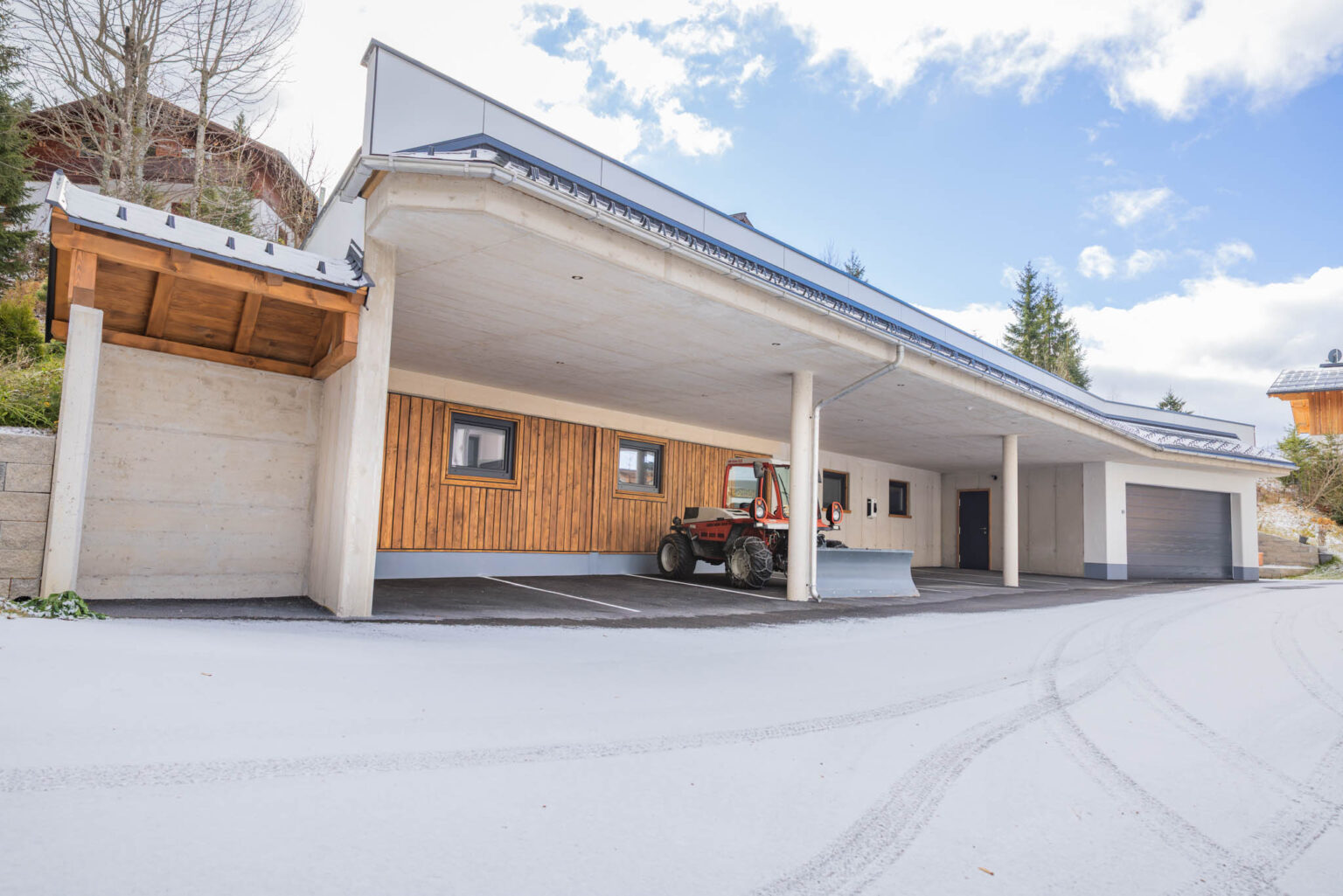 Überdachte Autogarrage in Kirchgassers Landhäusl